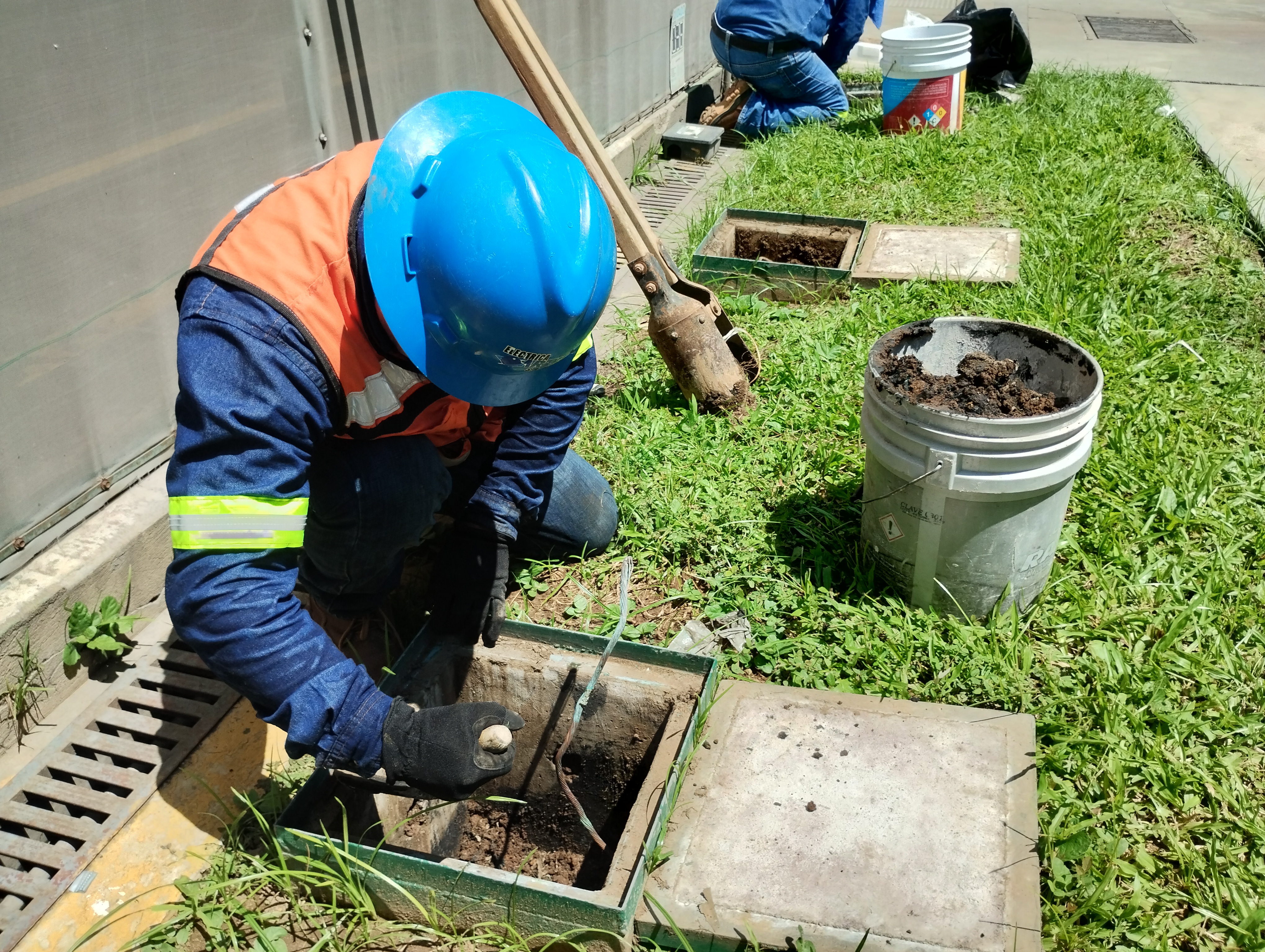 Mantenimiento a pozo de tierra física